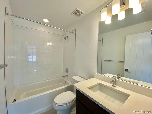 Building Photo - 926 Ramblestone Ln