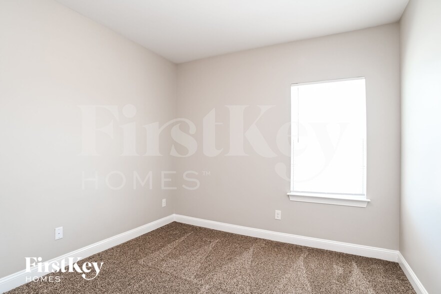 Building Photo - 8736 Aspinwall Dr