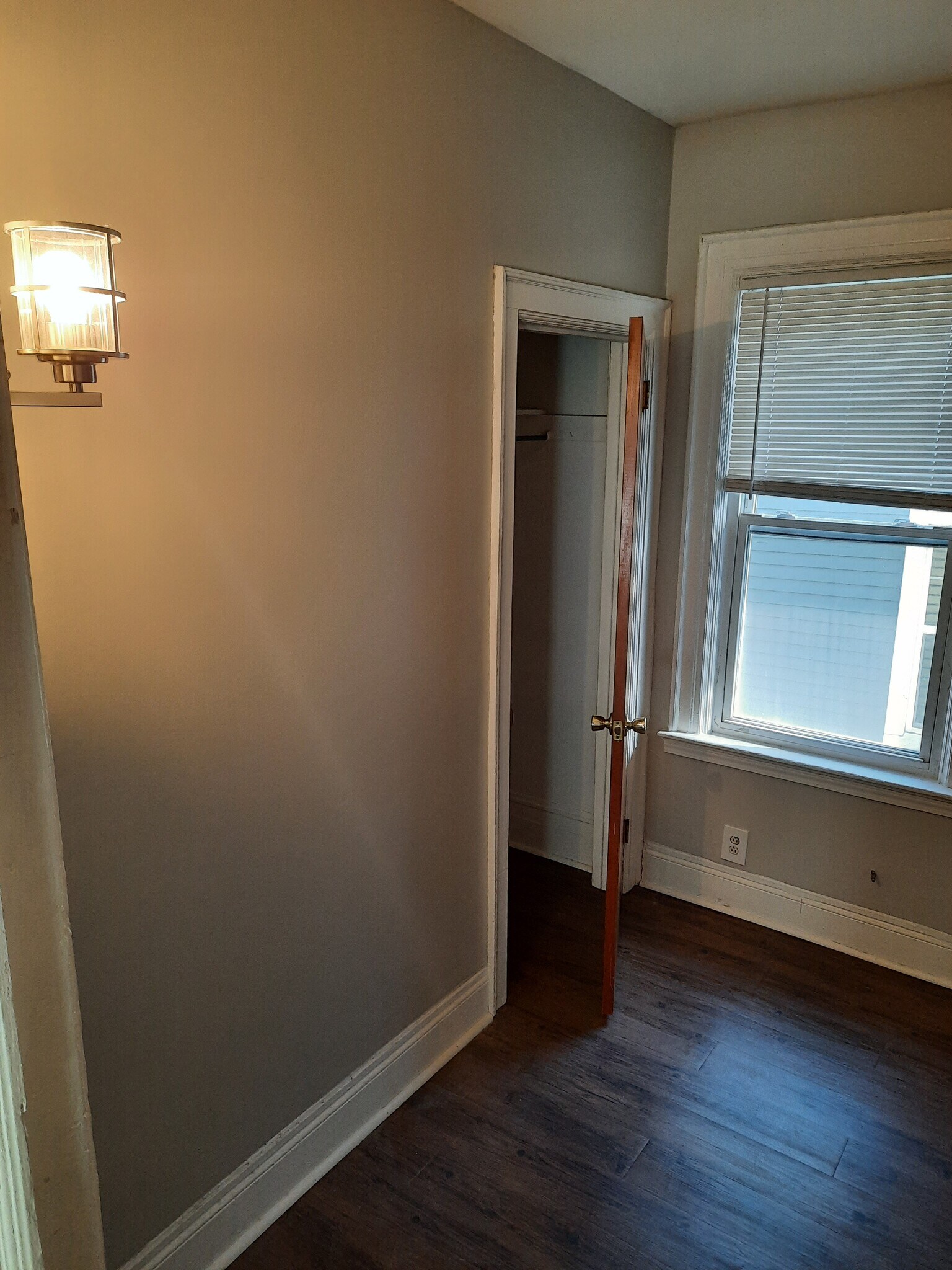 Bedroom 3 - 257 W Utica St