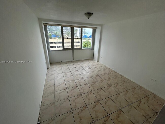 Building Photo - 7545 E Treasure Dr