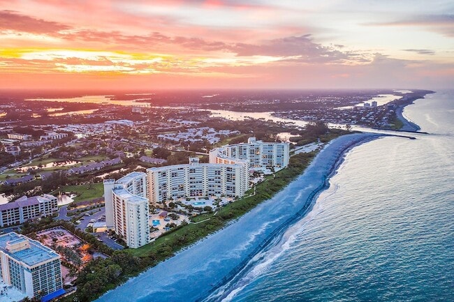 Building Photo - 300 Ocean Trail Way