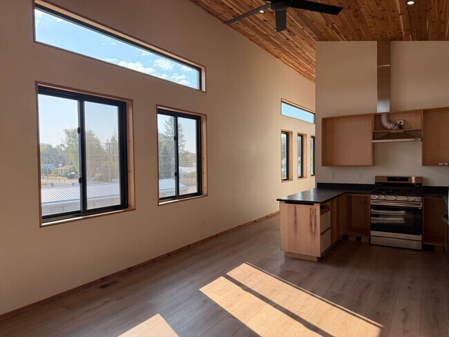 Building Photo - 23 Sunset Dr