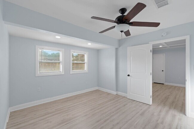 Building Photo - 19 Eglin St