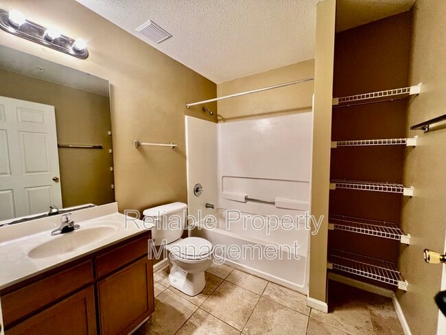 Building Photo - 203 Sturbridge Dr