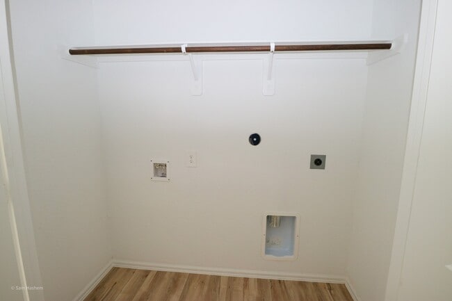 Building Photo - 21811 Hickory Spgs Ct