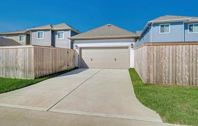 Building Photo - 6002 Dark Kite Trl