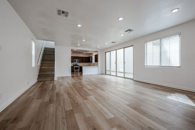 Building Photo - COMING SOON, Stunning 4 bedroom, 4 bathroom home in the desirable gated community of Horizon in C...