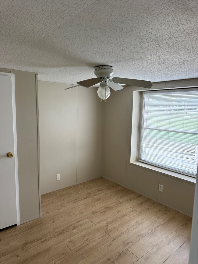 Building Photo - 2021 N Battlebell Rd