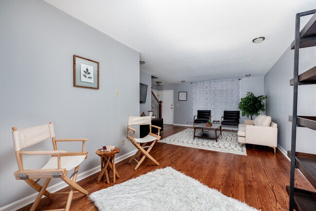 Reading Area towards Living Room - 4329 Chateau de Ville Dr