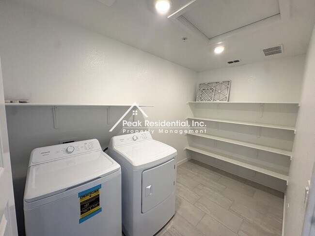 Building Photo - Brand New 3bd/2.5a Rancho Cordova Home With Loft-Must See!