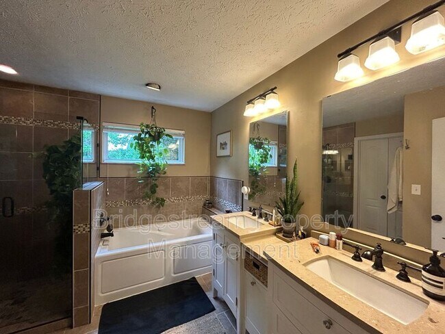 Building Photo - 1280 Whitetail Dr
