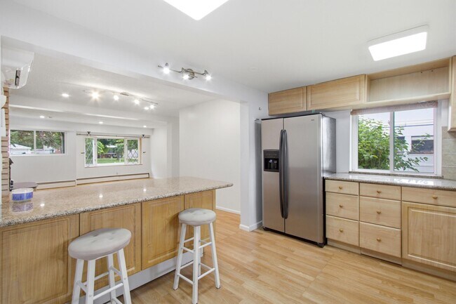 Building Photo - 8885 Cardwell St