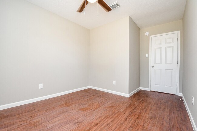 Building Photo - 7818 Summer Pl Dr