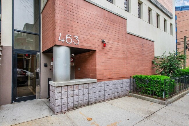 Building Photo - 463 1st St