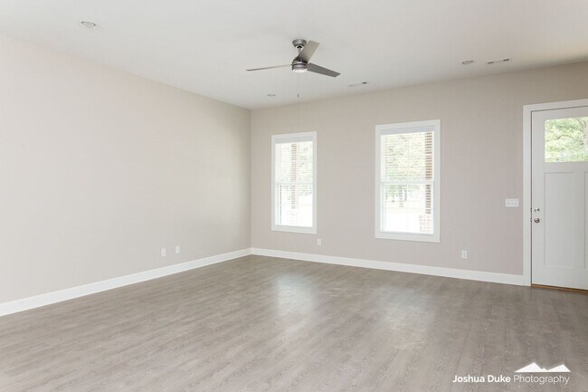 Building Photo - 4 Bedroom 4.5 Bathroom New Home!! Now offering 1st months rent paid now til July 2026