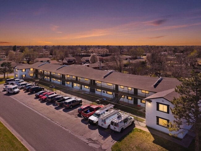 Building Photo - 6111 S Klein Ave