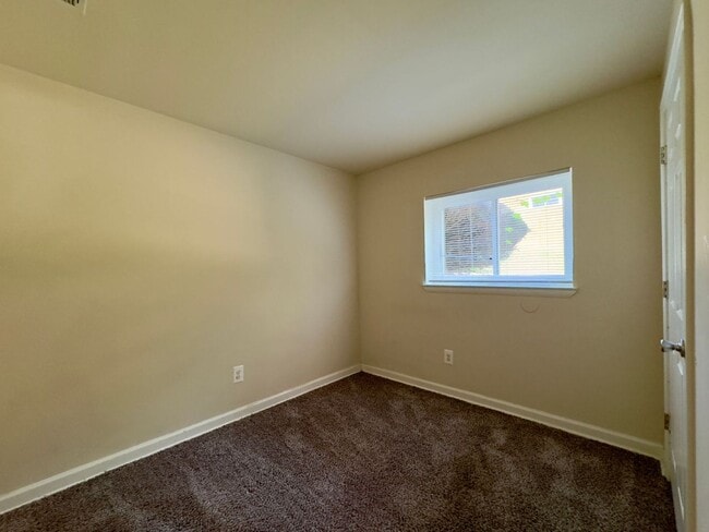 Building Photo - 3522 Beech Ave