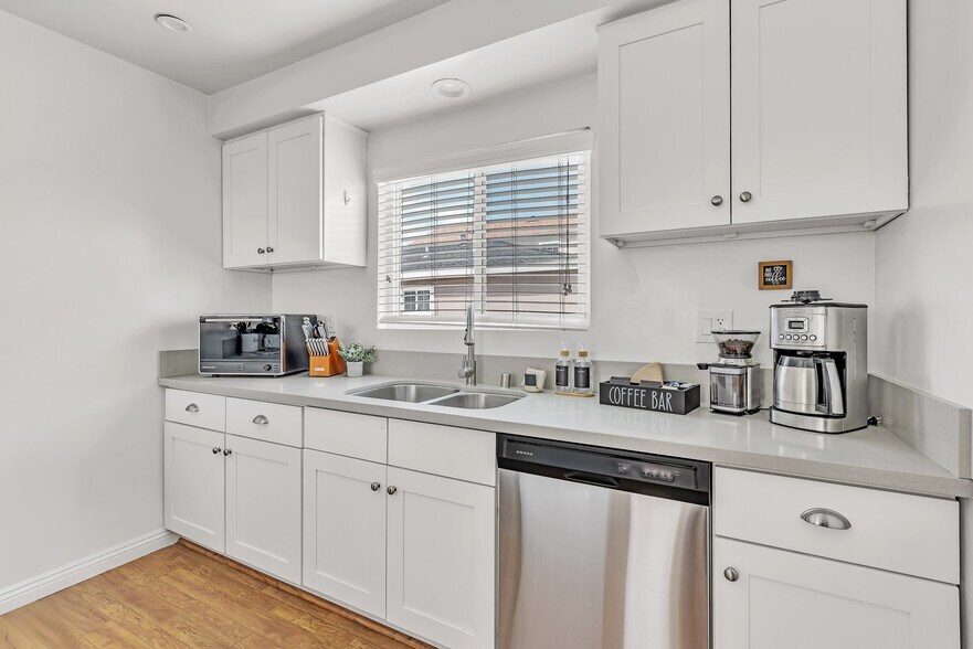 Building Photo - 15006 Burin Ave