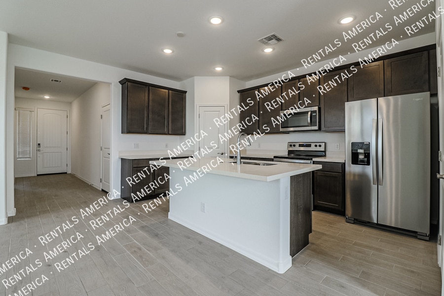 Building Photo - 15175 W Desert Bloom St