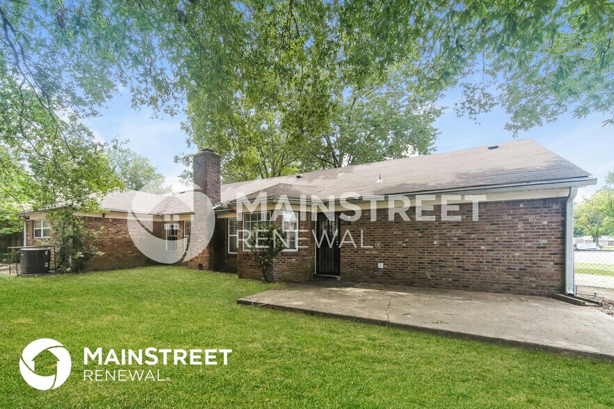 Building Photo - 3084 Kemper Dr
