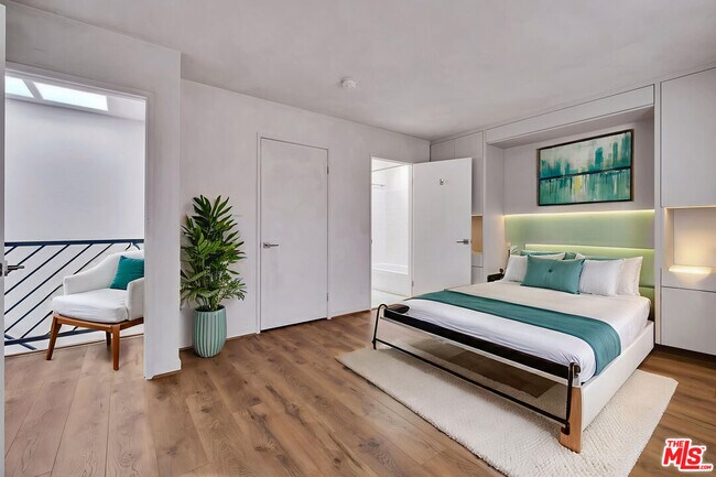 Building Photo - 9917 Tabor St