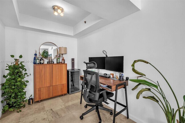 Building Photo - 1200 Brickell Bay Dr