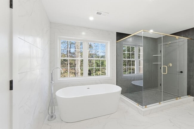 Building Photo - 4 Barrows Rd