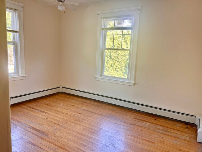 Building Photo - 37 Woodmont Ave
