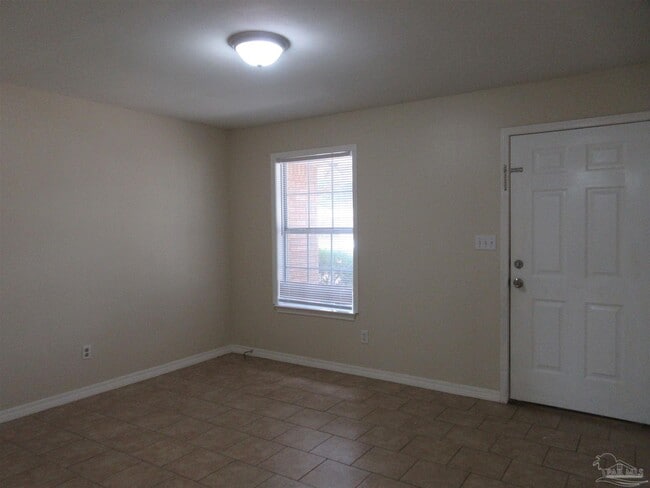 Building Photo - 4738 Live Oak Ln