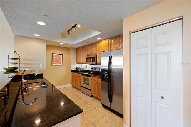 Building Photo - 800 N Tamiami Trl