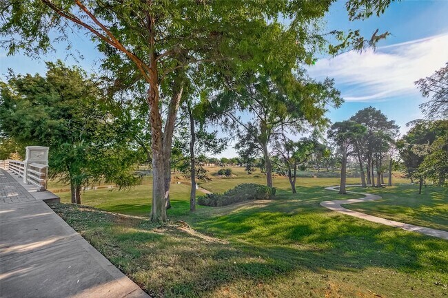 Building Photo - 21331 Winding Path Way