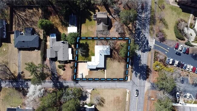 Building Photo - 1092 West Lake Dr