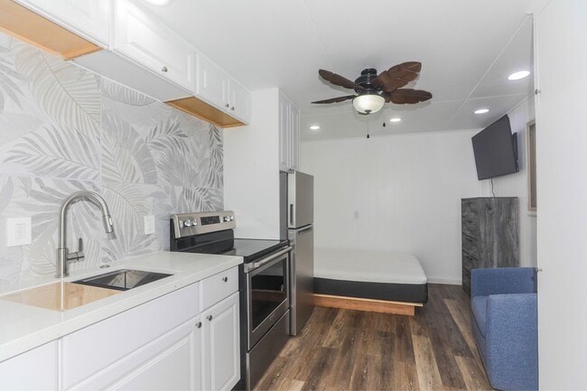 Building Photo - BK-1520