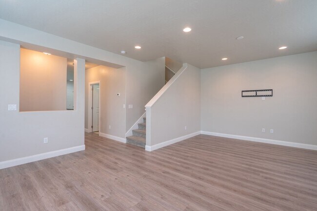 Building Photo - Newer Home in Prime Location with Spacious Layout & Two Living Areas