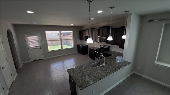 Building Photo - 524 Palmilla St