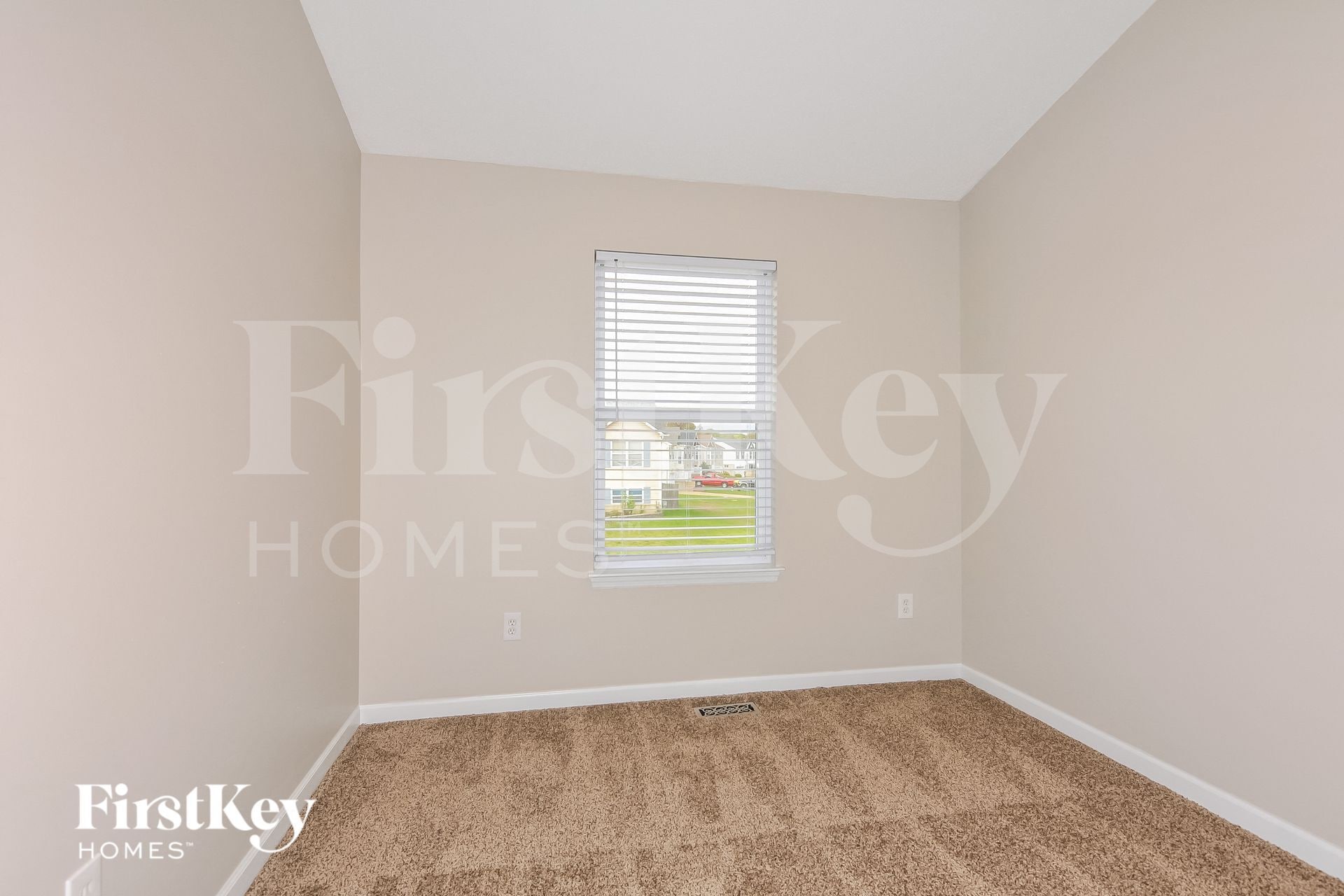 Building Photo - 2487 Waterfront Dr