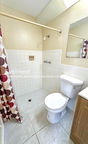 Building Photo - 3313 Ottway Dr