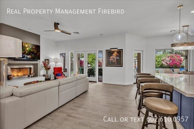 Building Photo - 4921 S Vista Pl