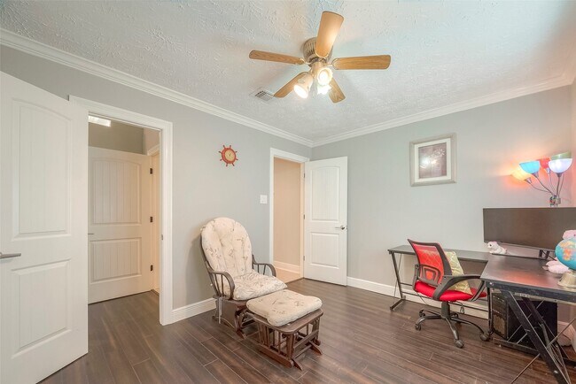 Building Photo - 5439 Fern Park Dr