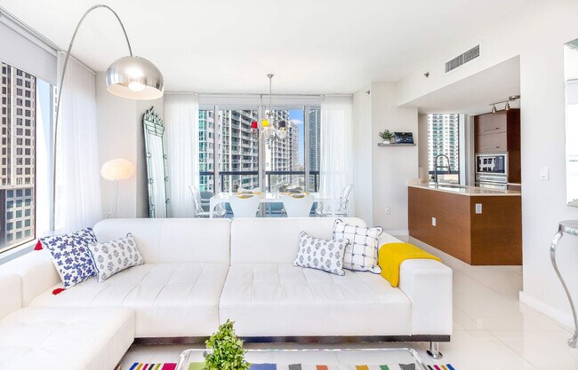 Building Photo - 485 Brickell Ave