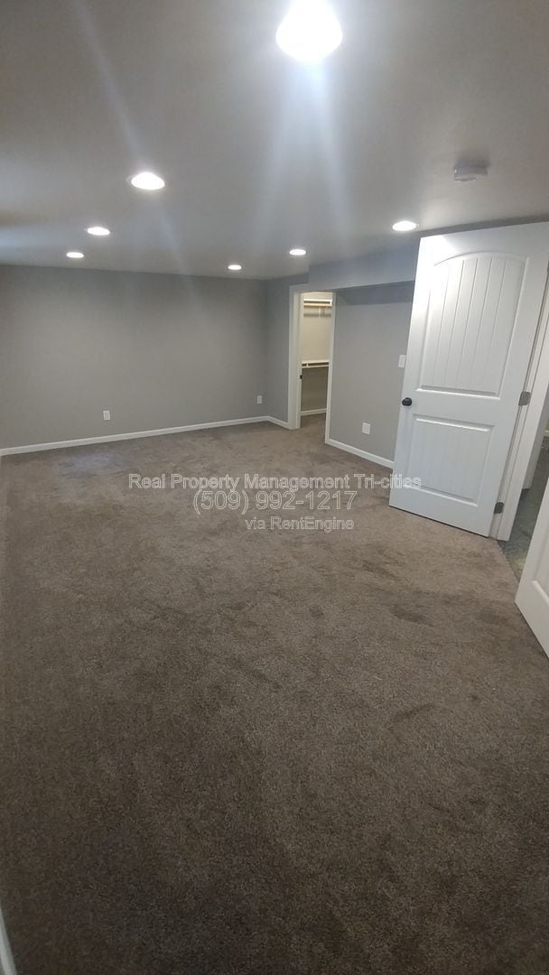 Building Photo - 222 Douglass Ave