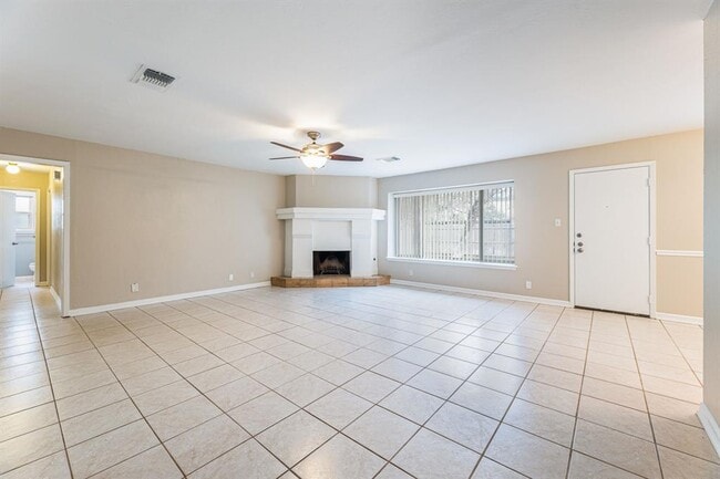 Building Photo - 12914 Pegasus St