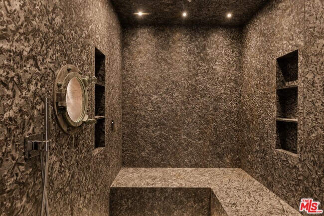 Building Photo - 966 Palisades Beach Rd