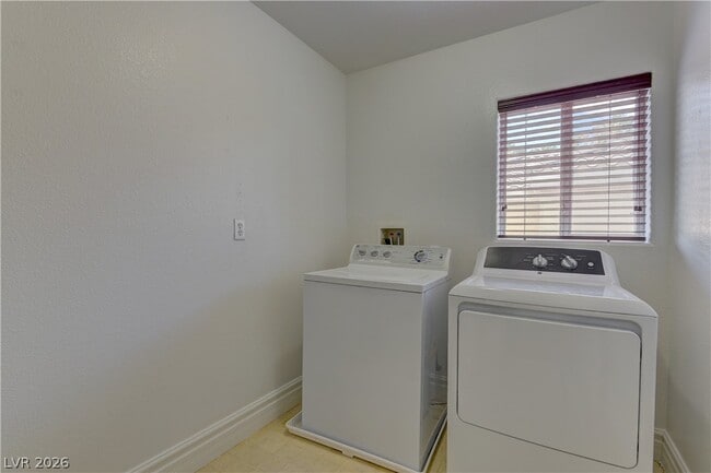 Building Photo - 9278 Bearded Iris Ave