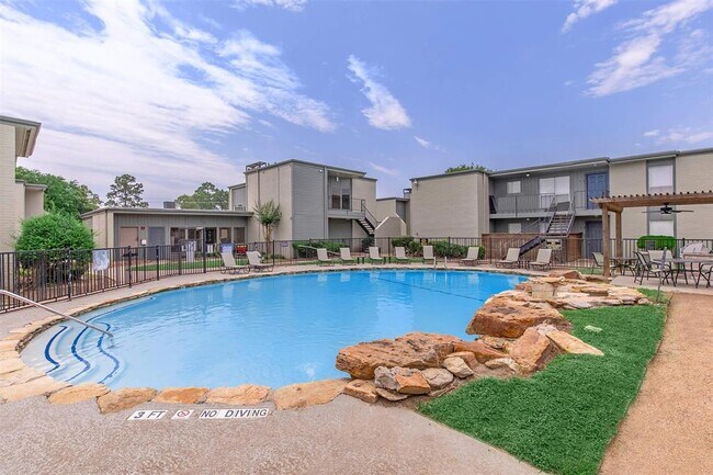 Building Photo - 707 El Dorado Blvd