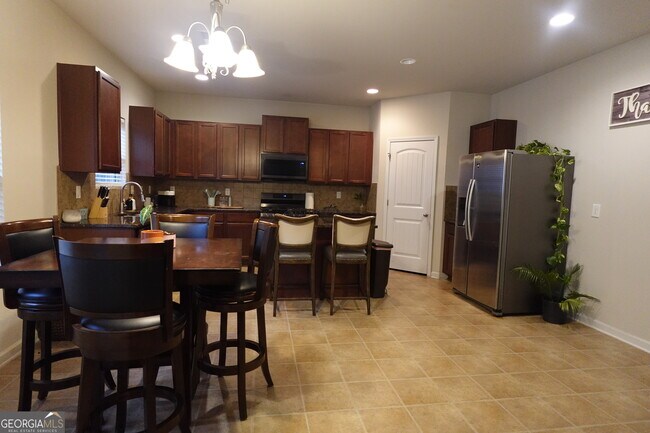 Building Photo - 9775 Ivey Ridge Cir