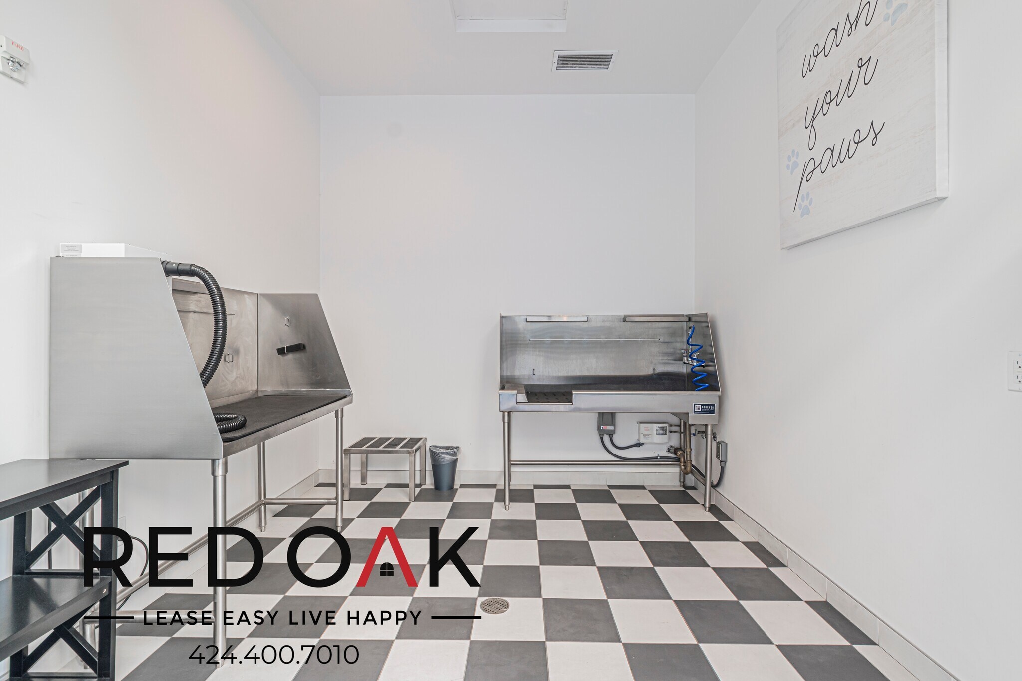 Building Photo - 1860 N Western Ave