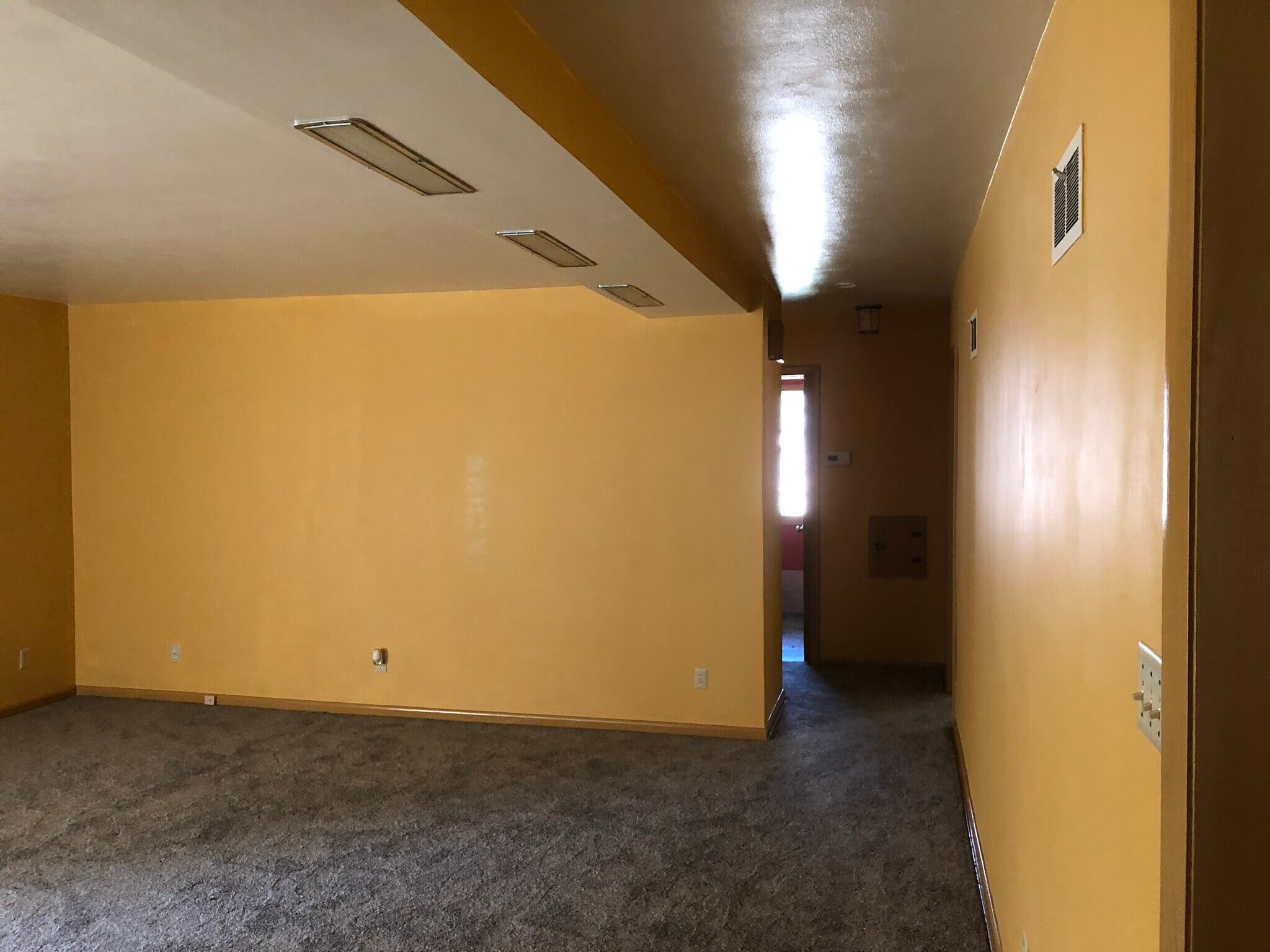 Building Photo - 4075 N 85th St