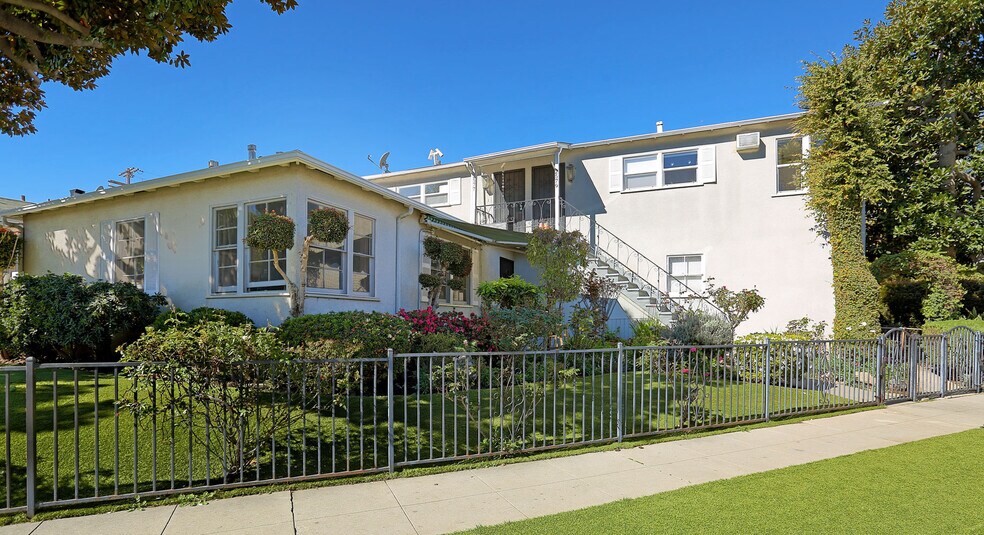 Primary Photo - 2577 Granville Ave