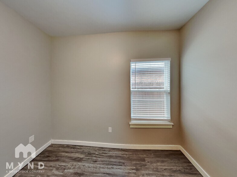 Building Photo - 14316 Peach Tree Dr